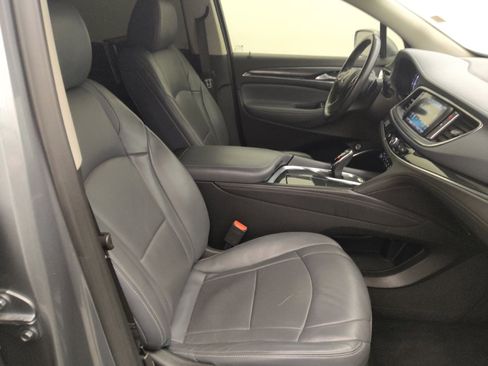 Used 2019 Buick Enclave Essence FWD image 21