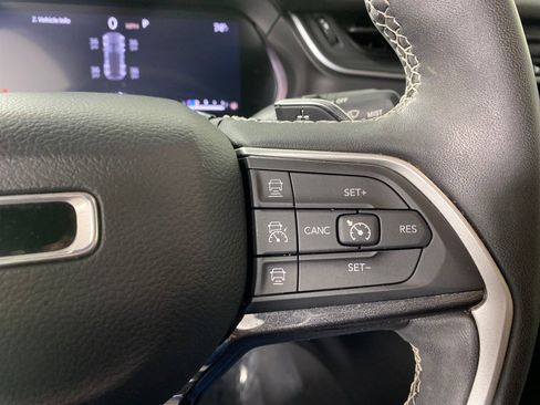 Used 2023 Jeep Grand Cherokee Altitude image 15