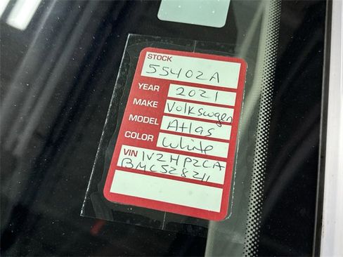 Used 2021 Volkswagen Atlas SE image 31