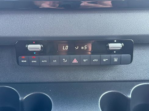 Used 2025 Mercedes-Benz Sprinter 2500 image 17