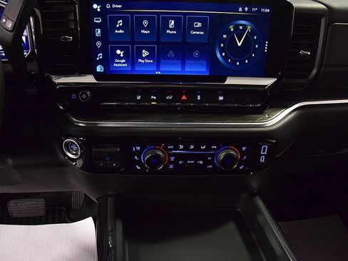 Used 2024 Chevrolet Silverado 2500 LTZ w/ LTZ Convenience Package image 28