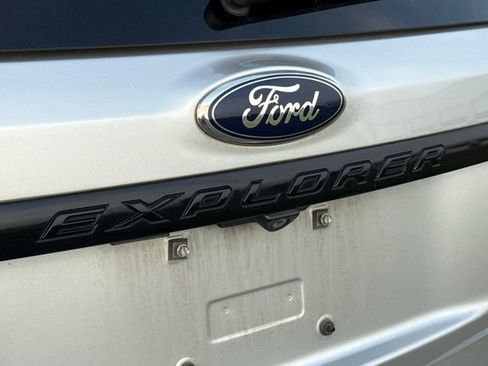 Used 2015 Ford Explorer Sport w/ Equipment Group 401A AWD/4WD image 18