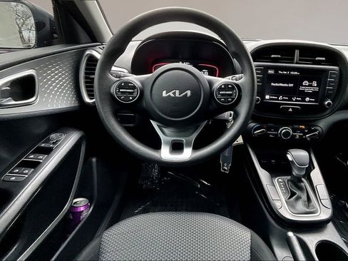 Certified 2023 Kia Soul LX w/ LX Technology Package image 8