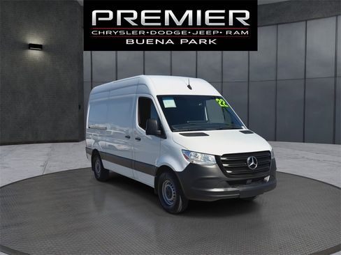 Used 2022 Mercedes-Benz Sprinter 2500 image 2