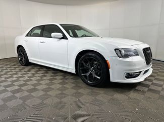 Used 2022 Chrysler 300 Touring L video 2