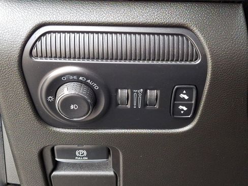Used 2023 Jeep Wagoneer Series II w/ Premium Group I AWD/4WD image 25