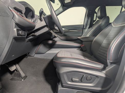 Certified 2025 Ford Explorer ST-Line image 12