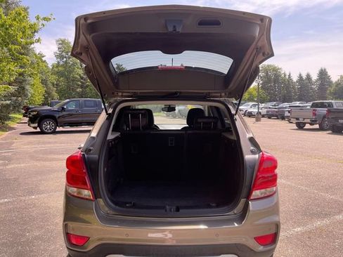 Used 2022 Chevrolet Trax LT w/ Driver Confidence Package AWD/4WD image 16