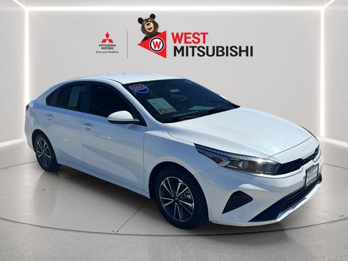 Used 2024 Kia Forte LXS FWD image 8