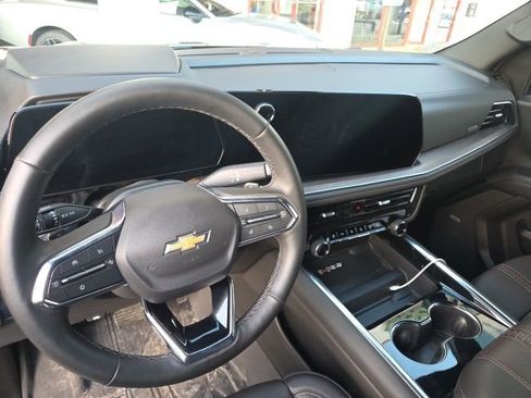 Used 2025 Chevrolet Tahoe High Country image 14