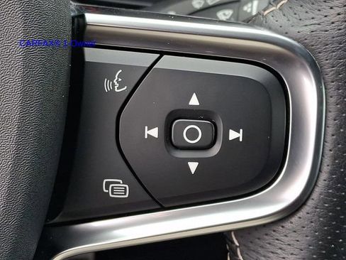 Used 2021 Volvo XC40 T5 R-Design w/ Advanced Package image 26