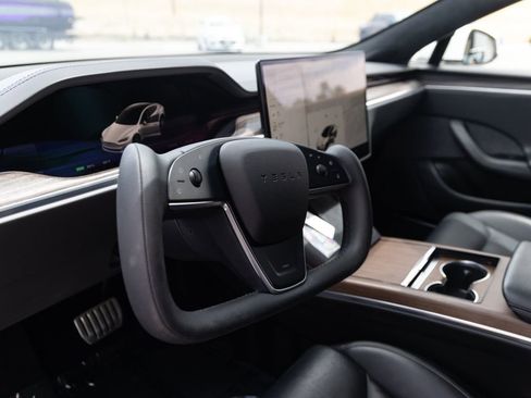 Used 2021 Tesla Model S Plaid image 16