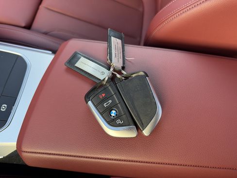 Used 2023 BMW 330e xDrive w/ M Sport Package image 7