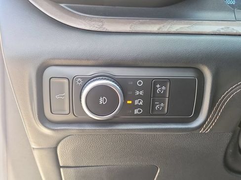 Used 2023 Ford Explorer Platinum w/ Technology Package AWD/4WD image 14