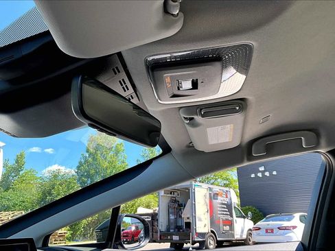 New 2025 Toyota Prius Plug-In Hybrid image 20