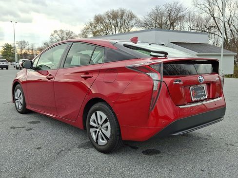 Used 2017 Toyota Prius Three image 5
