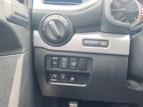 Used 2017 Nissan Titan PRO-4X w/ Pro-4x Convenience Package AWD/4WD image 25