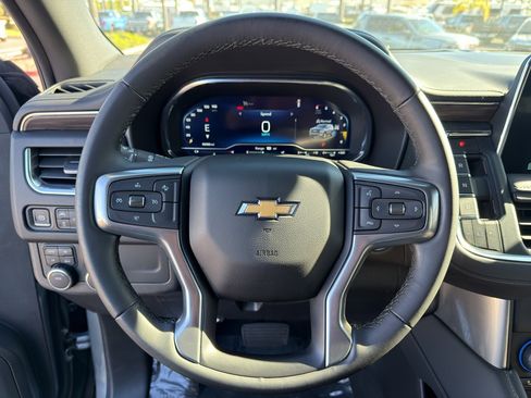Used 2024 Chevrolet Suburban LT image 19