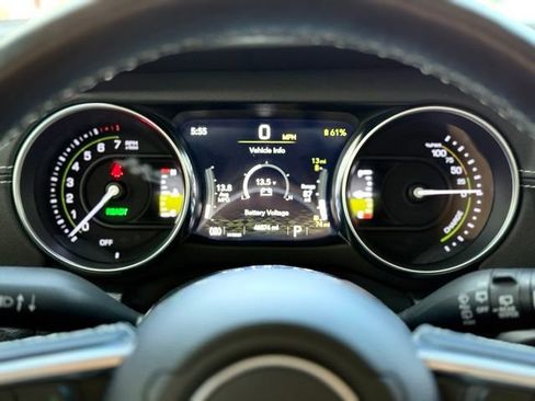 Used 2022 Jeep Wrangler Unlimited Sahara w/ Cold Weather Group AWD/4WD image 35