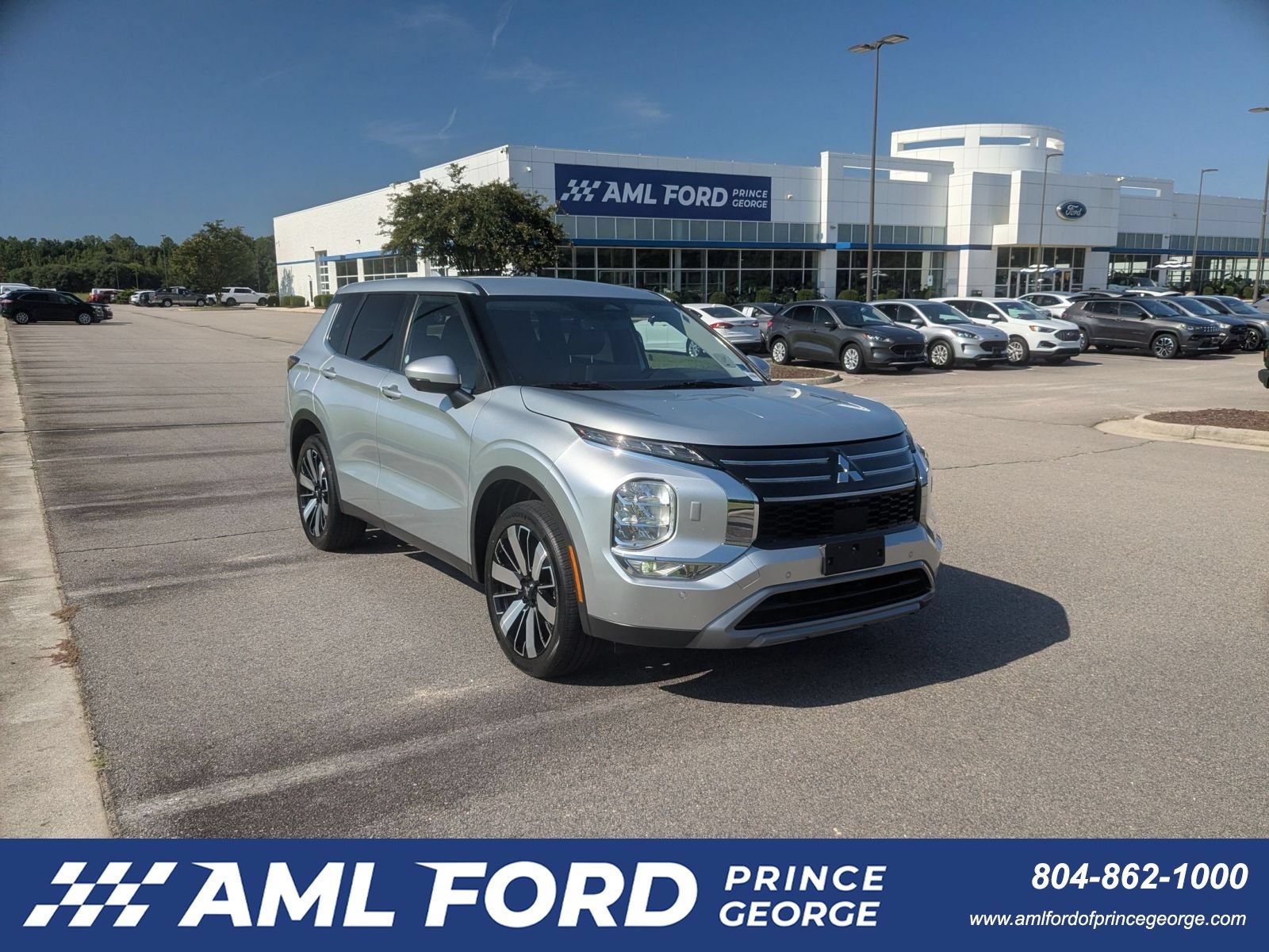 Used 2025 Mitsubishi Outlander SE AWD/4WD image 1