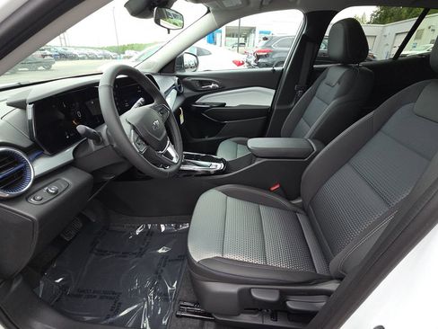 New 2026 Chevrolet Trax LT w/ Sunroof Package FWD image 15