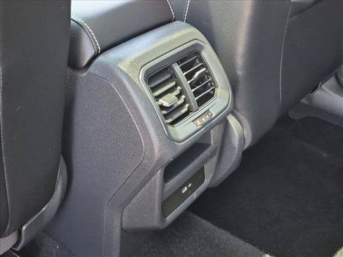 Certified 2022 Volkswagen Taos SEL AWD/4WD image 18