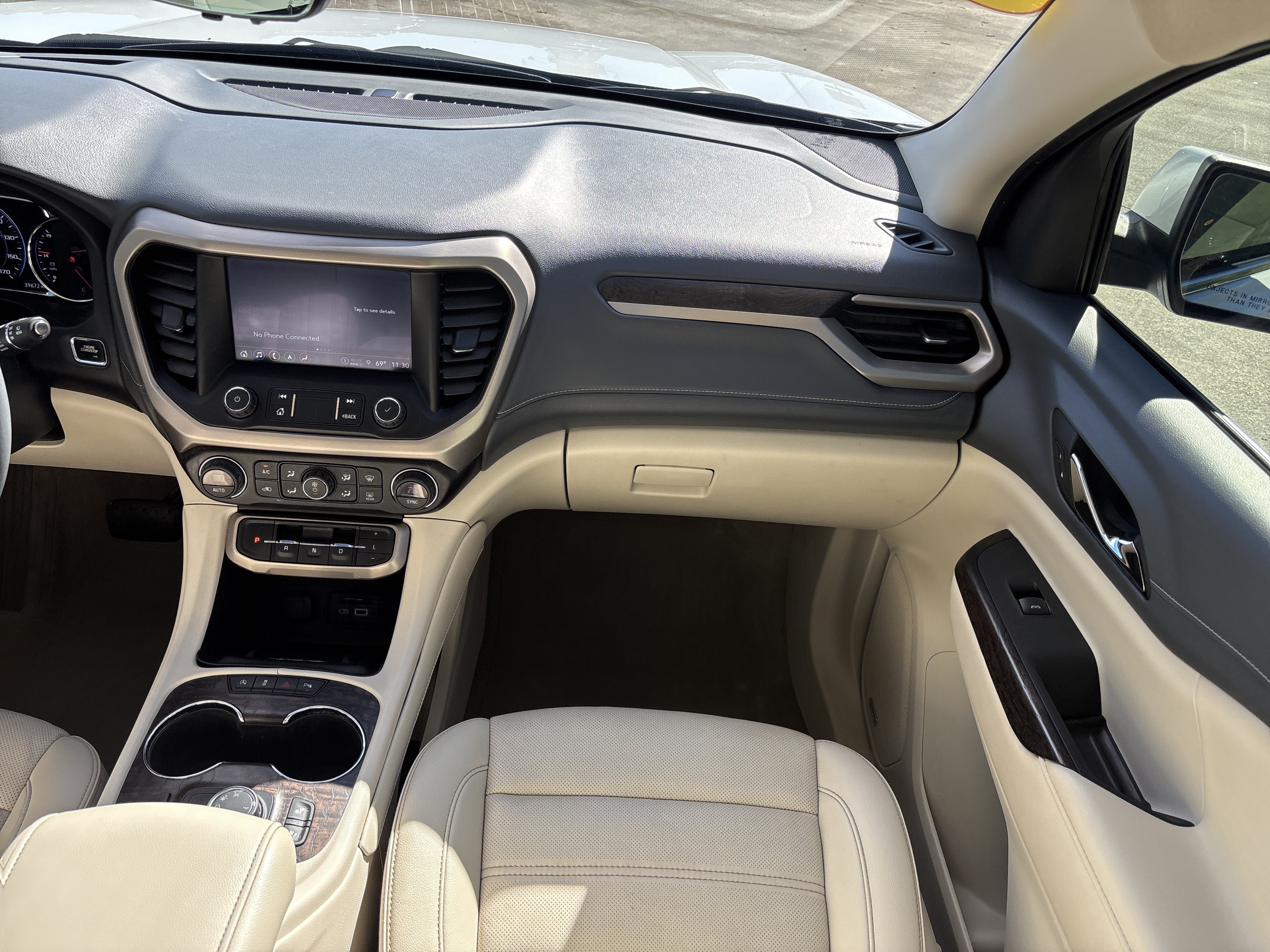 Used 2022 GMC Acadia Denali w/ Denali Ultimate Package FWD image 19