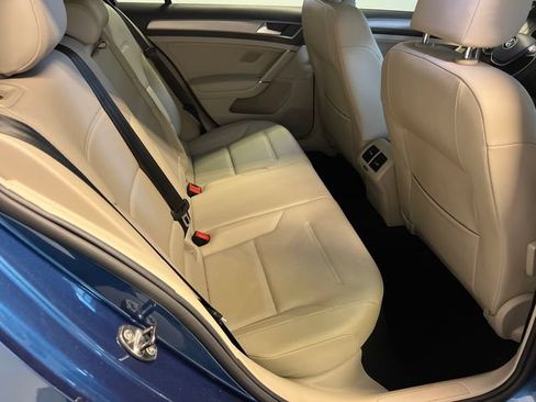 Used 2017 Volkswagen Golf SportWagen FWD image 12