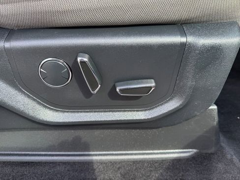 Used 2017 Ford F150 XLT w/ Equipment Group 302A Luxury image 29