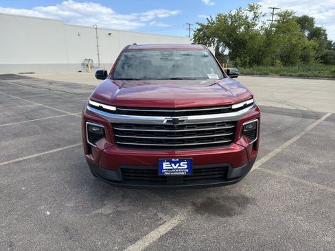 New 2026 Chevrolet Traverse LT w/ Driver Confidence Package AWD/4WD image 2