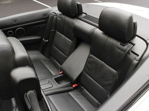 Used 2011 BMW M3 Convertible RWD image 23