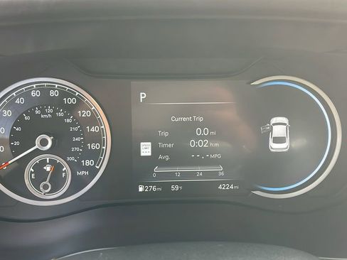 Used 2025 Genesis G70 2.5T image 24