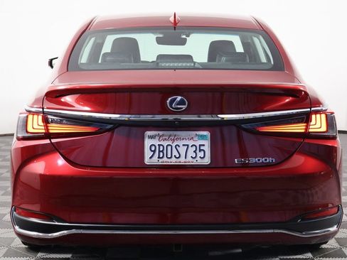 Used 2022 Lexus ES 300h w/ Accessory Package FWD image 5