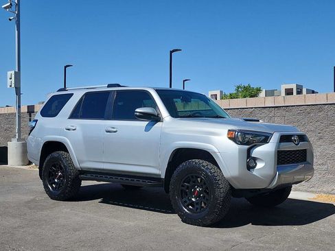 Used 2016 Toyota 4Runner Trail Premium AWD/4WD image 2