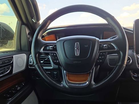 Used 2019 Lincoln Navigator L Reserve AWD/4WD image 19