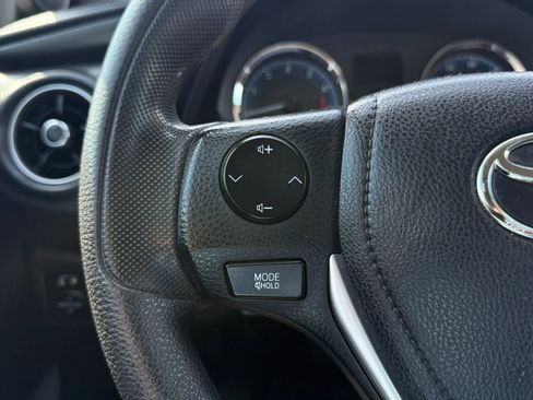 Used 2017 Toyota Corolla LE FWD image 12