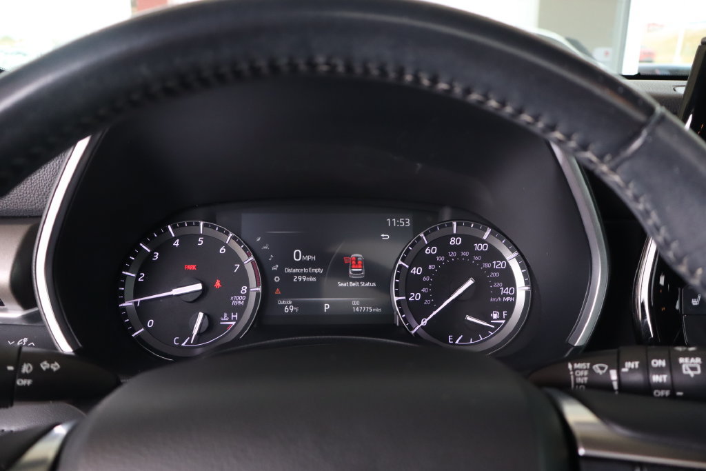 Used 2020 Toyota Highlander XLE AWD/4WD image 21