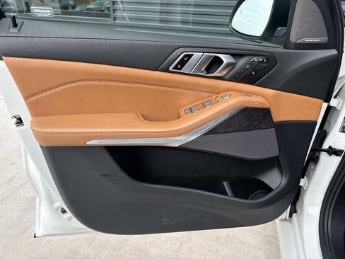 Used 2023 BMW X7 xDrive40i w/ Premium Package image 21