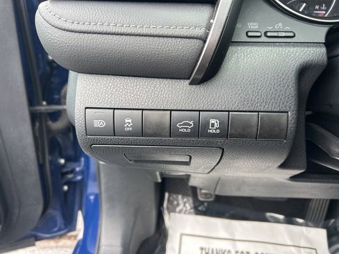 Used 2024 Toyota Camry SE image 6