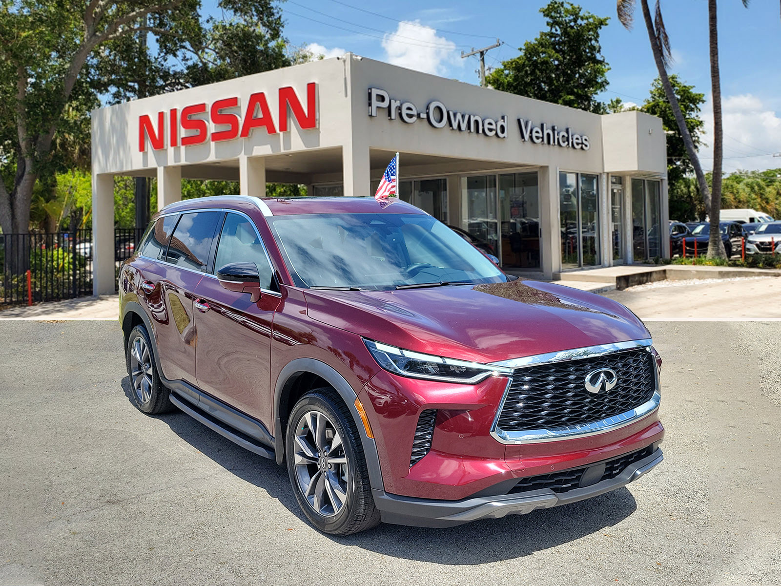 Used 2022 INFINITI QX60 Luxe w/ Cargo Package FWD image 3