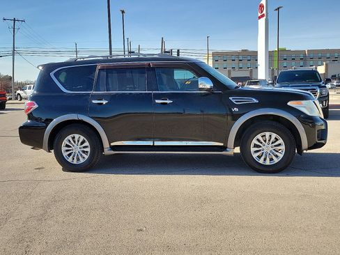Used 2017 Nissan Armada SV image 5