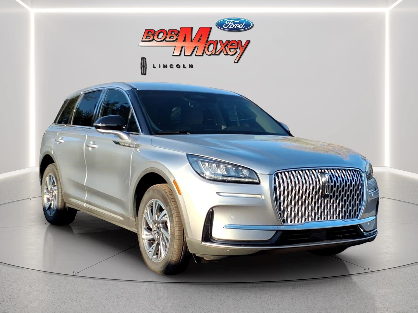 Used 2023 Lincoln Corsair AWD image 3