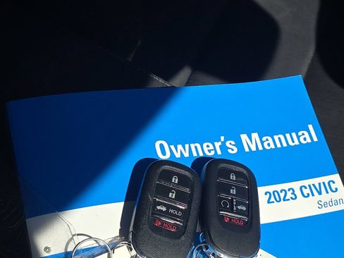 Used 2023 Honda Civic LX image 27