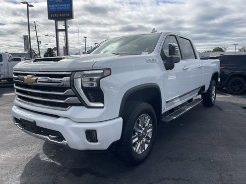 Used 2024 Chevrolet Silverado 3500 High Country image 3