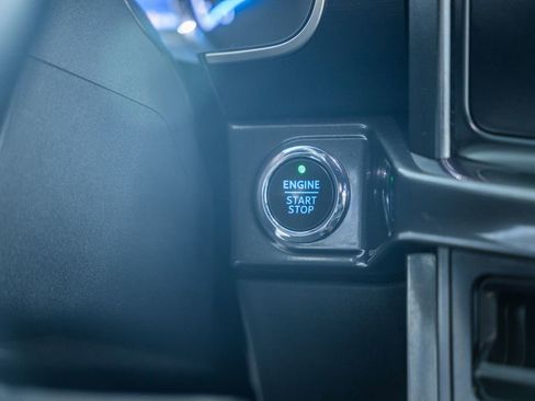 Certified 2022 Ford F150 XLT w/ Equipment Group 302A High image 30