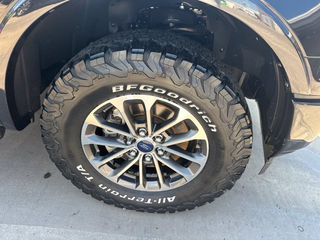 Used 2018 Ford F150 XLT w/ Equipment Group 302A Luxury AWD/4WD image 5
