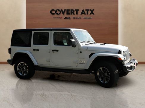 Used 2018 Jeep Wrangler Unlimited Sahara AWD/4WD image 6