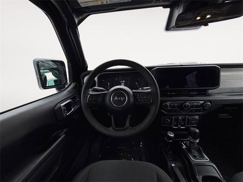 Used 2024 Jeep Wrangler Unlimited w/ Convenience Group image 12