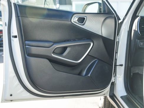 Certified 2025 Kia Soul S image 21