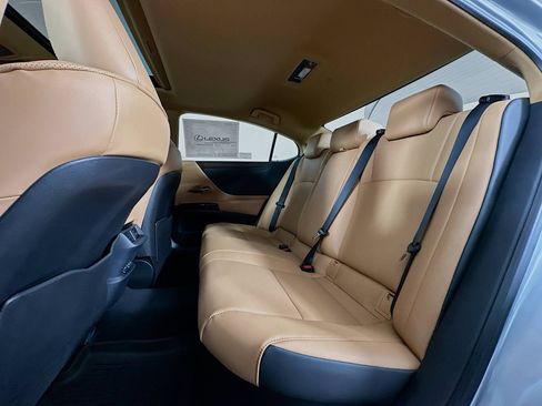 New 2025 Lexus ES 300h w/ Premium Package image 26